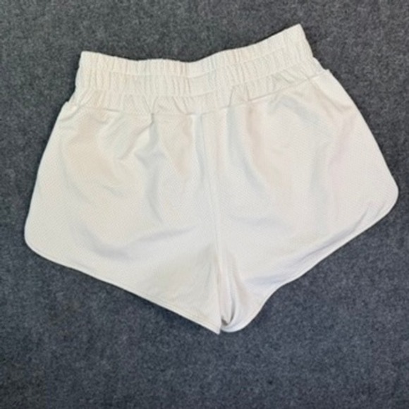 Vuori Womens White Micro Mesh Athletic Shorts Elastic Waist Logo Size S Active - Picture 2 of 10